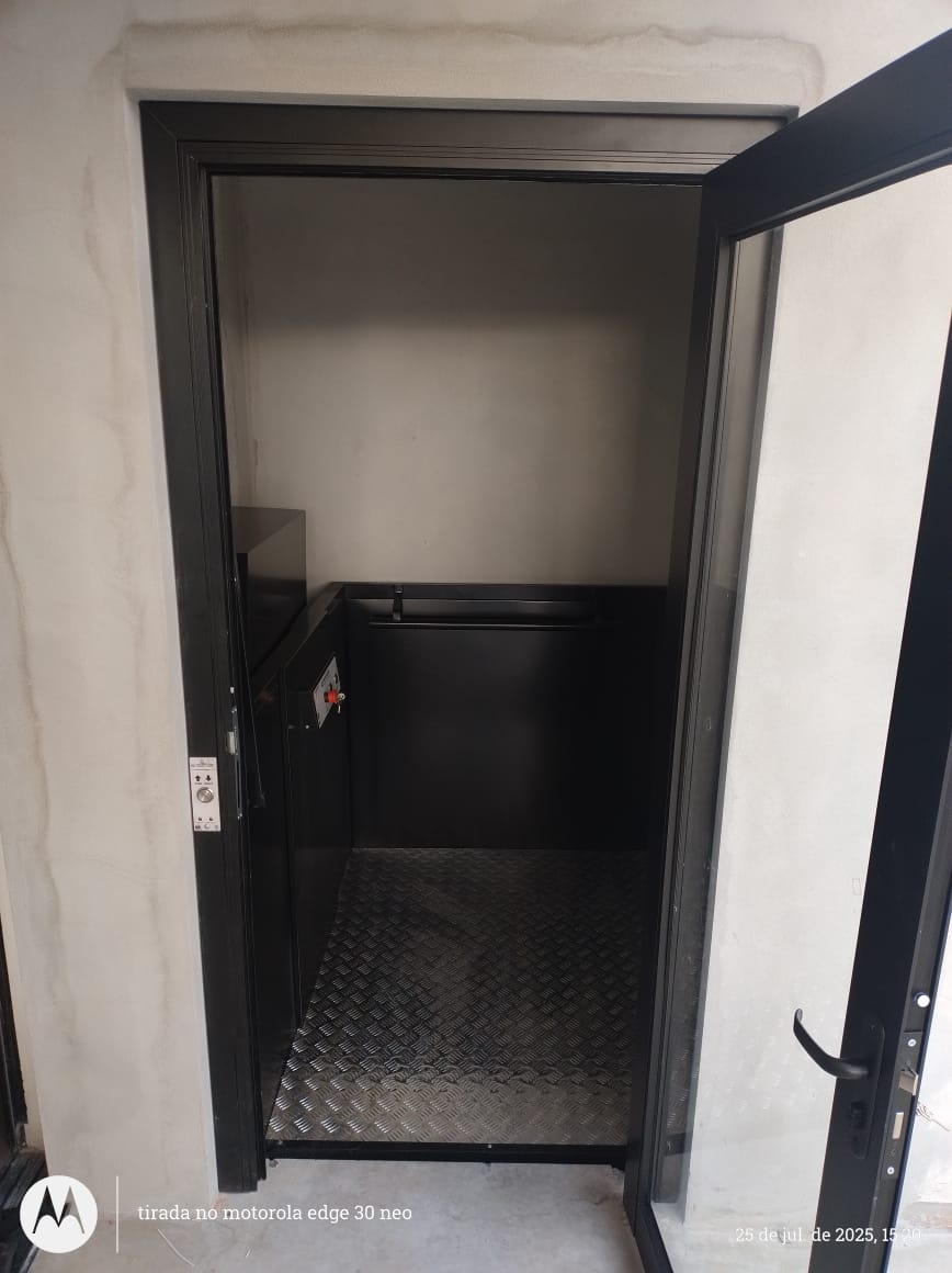 imagens de Modelos Meia Cabine e Cabinado com Portas