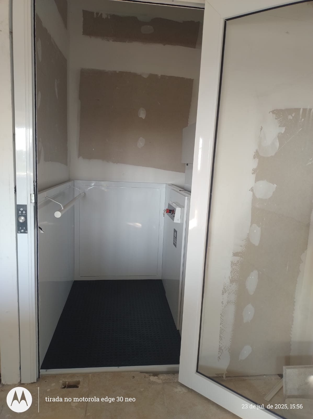 imagens de Modelos Meia Cabine e Cabinado com Portas