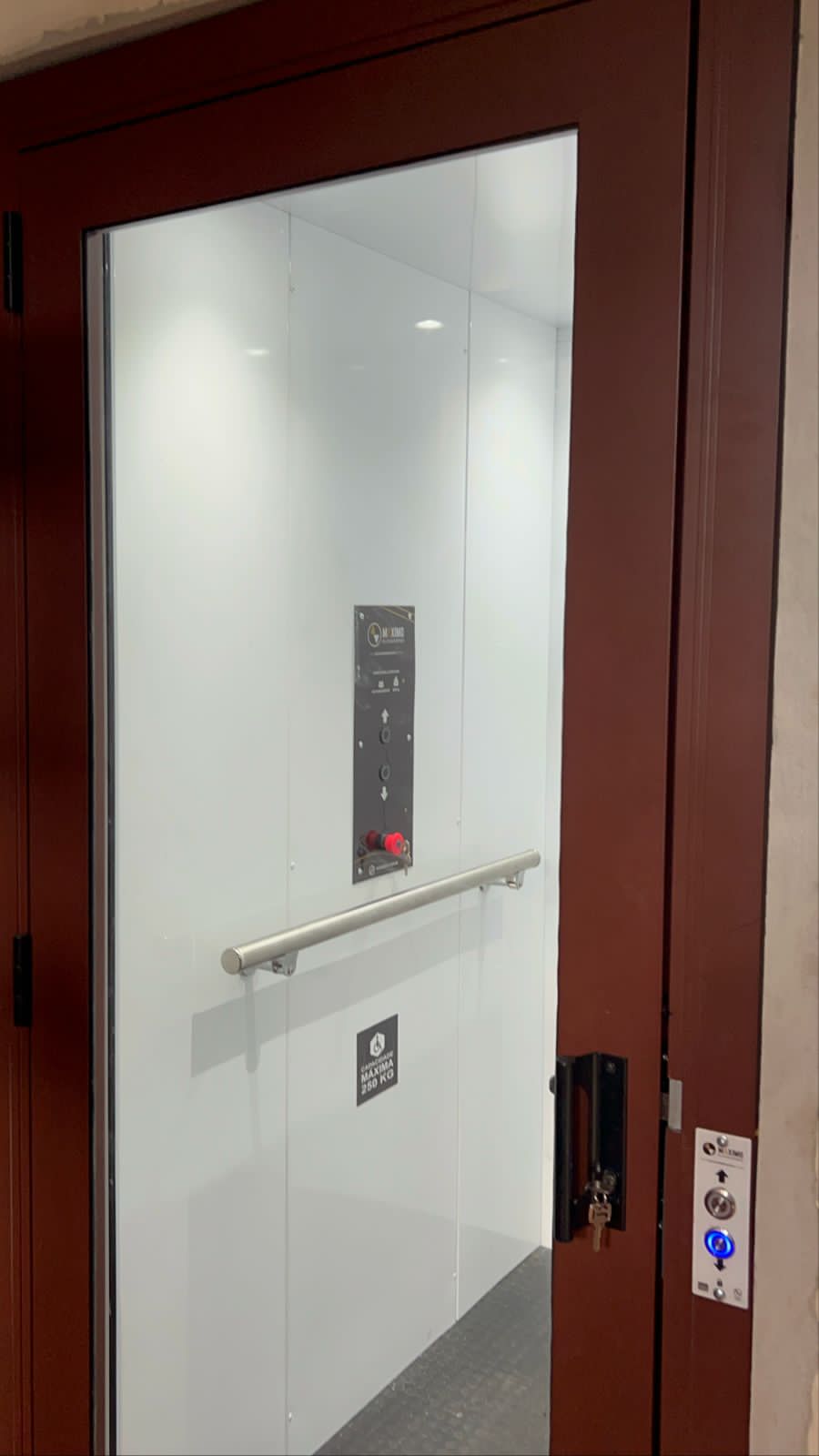 imagens de Modelos Meia Cabine e Cabinado com Portas