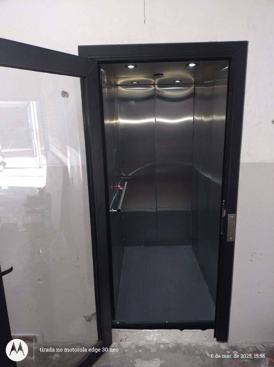 imagens de Modelos Cabinados Pintados e em Inox
