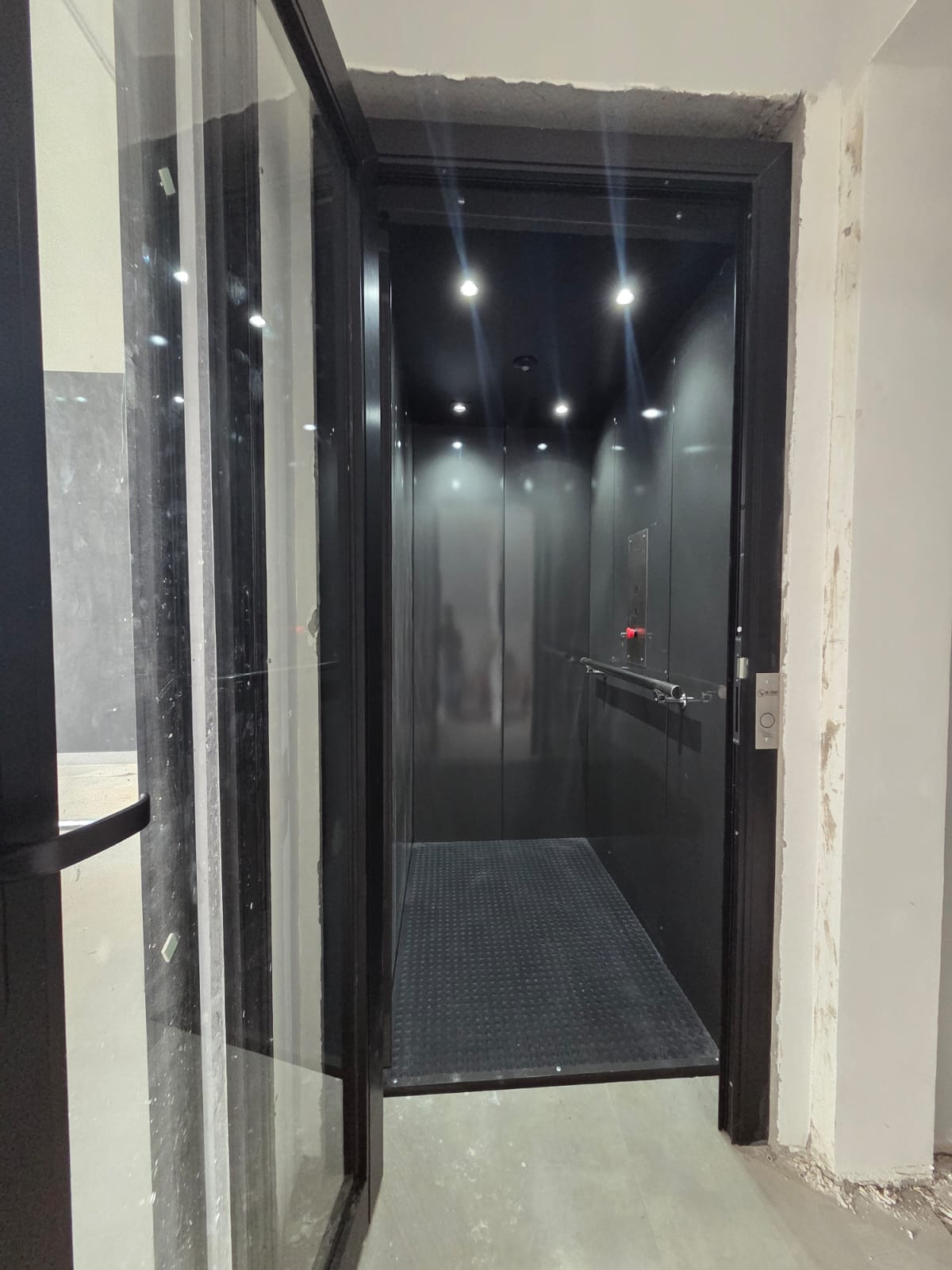imagens de Modelos Cabinados Pintados e em Inox