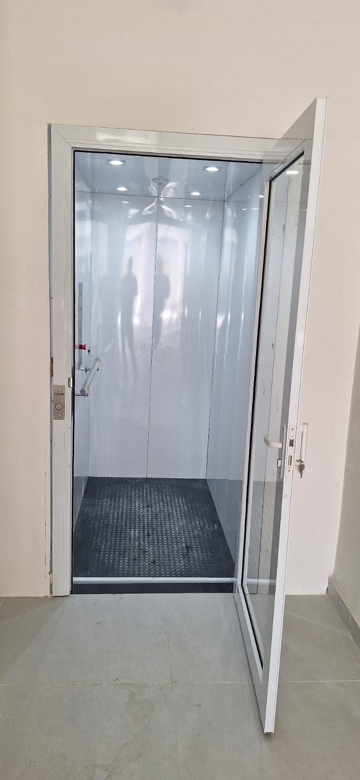 imagens de Modelos Cabinados Pintados e em Inox