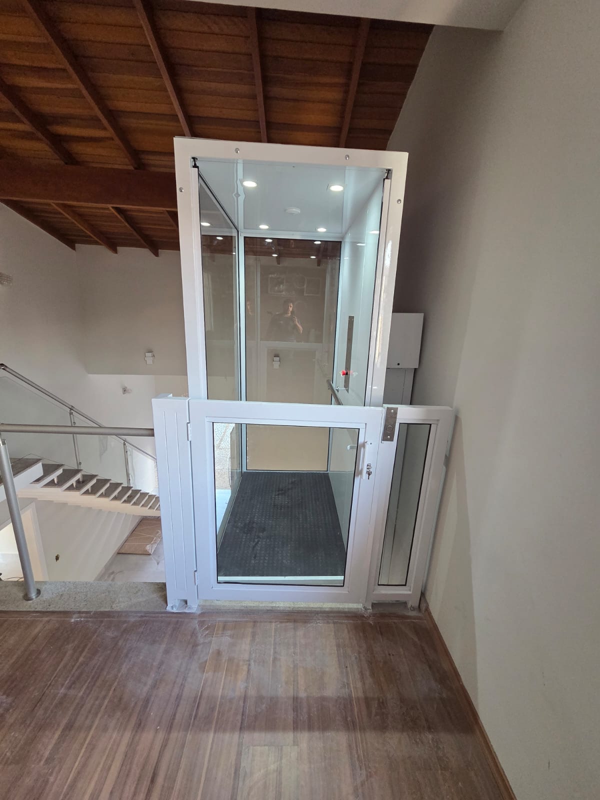 imagens de Modelos Cabinados Pintados e em Inox